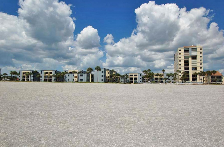 MacArthur Beach & Racquet Club Condominium Association